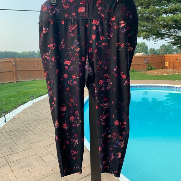 Lane Bryant Pants - Lane Bryant livi active floral leggings